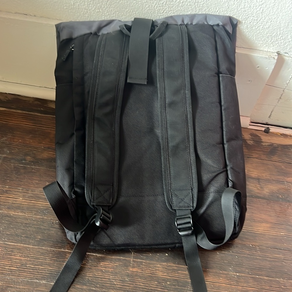 The North face Laptop Utility Backpack Bag - Picture 3 of 5